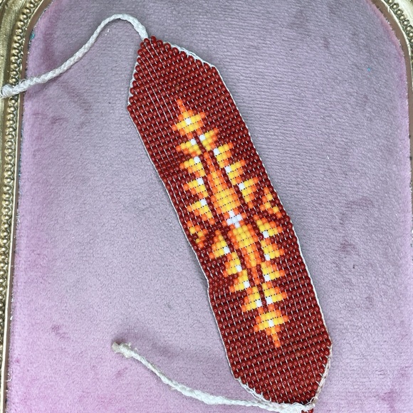 342. Handmade Beaded Bracelet in Red and Orange Unisex - Picture 2 of 4